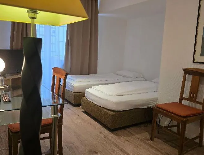 Stern - Self Check-in Hotel