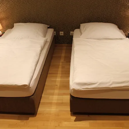 Stern - Self Check-in Hotel 3*