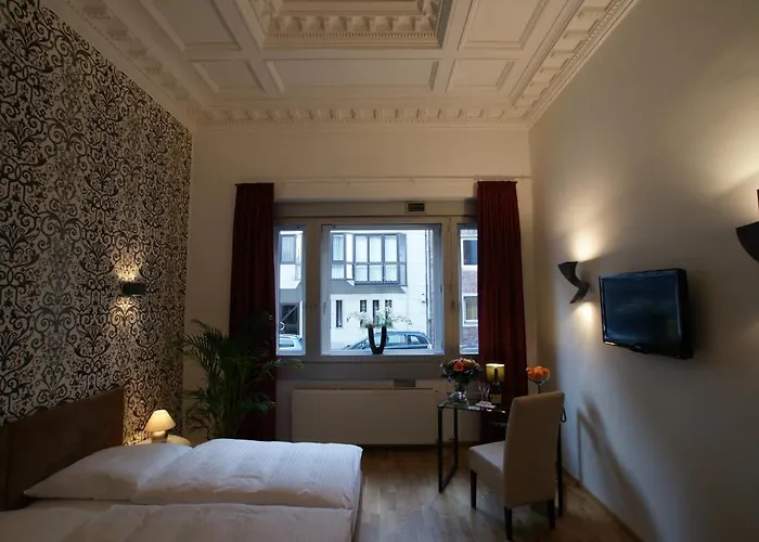 Stern - Self Check-in Hotel 3*