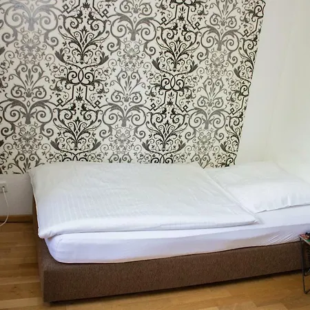 Stern 3* Dusseldorf