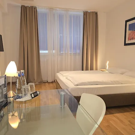 Stern - Self Check-in 3* دوسلدورف