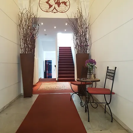 فندق Stern - Self Check-in 3*