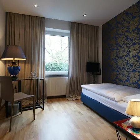 فندق Stern - Self Check-in 3*