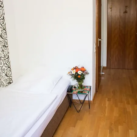 Stern - Self Check-in 3*