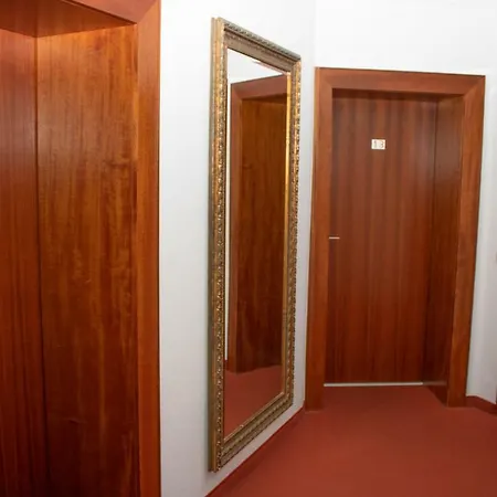 Stern - Self Check-in 3*